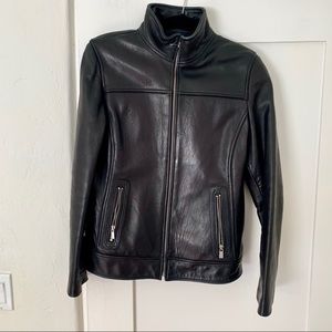 Fitted genuine leather jacket